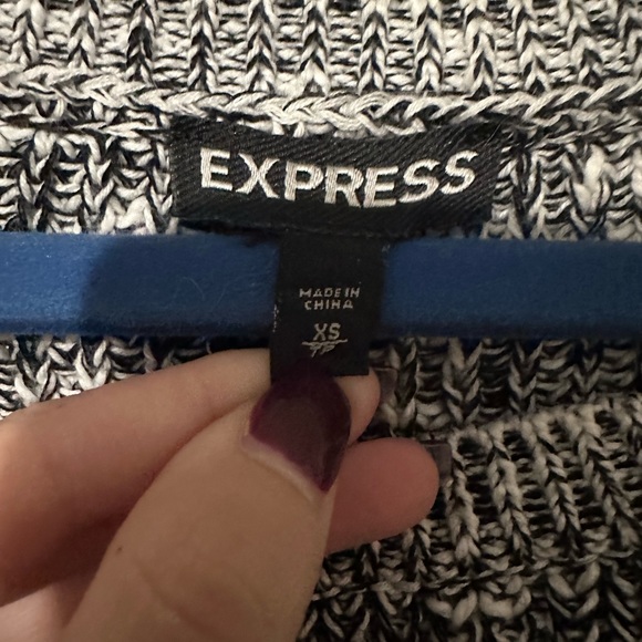 Express sweater - Picture 3 of 3
